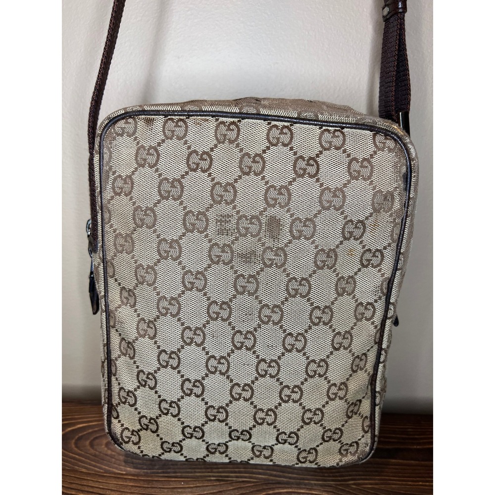 Gucci GG Canvas Messenger Bag - Picture 3 of 9